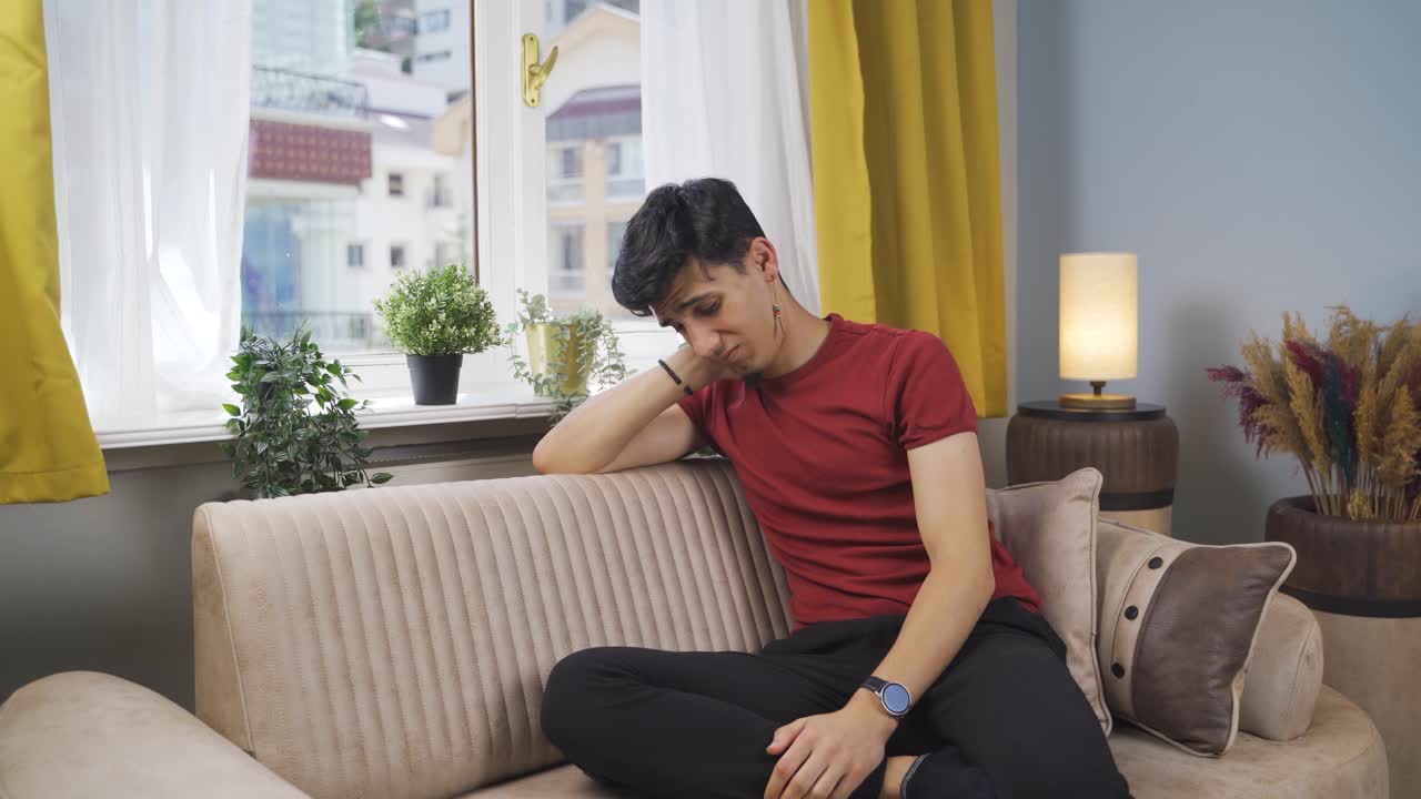 피곤하다고 느끼는 사람.