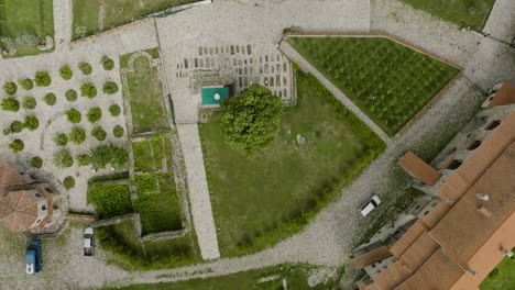 Alaverdi-monastery-complex-with-cathedral-and-adjascent-vineyard