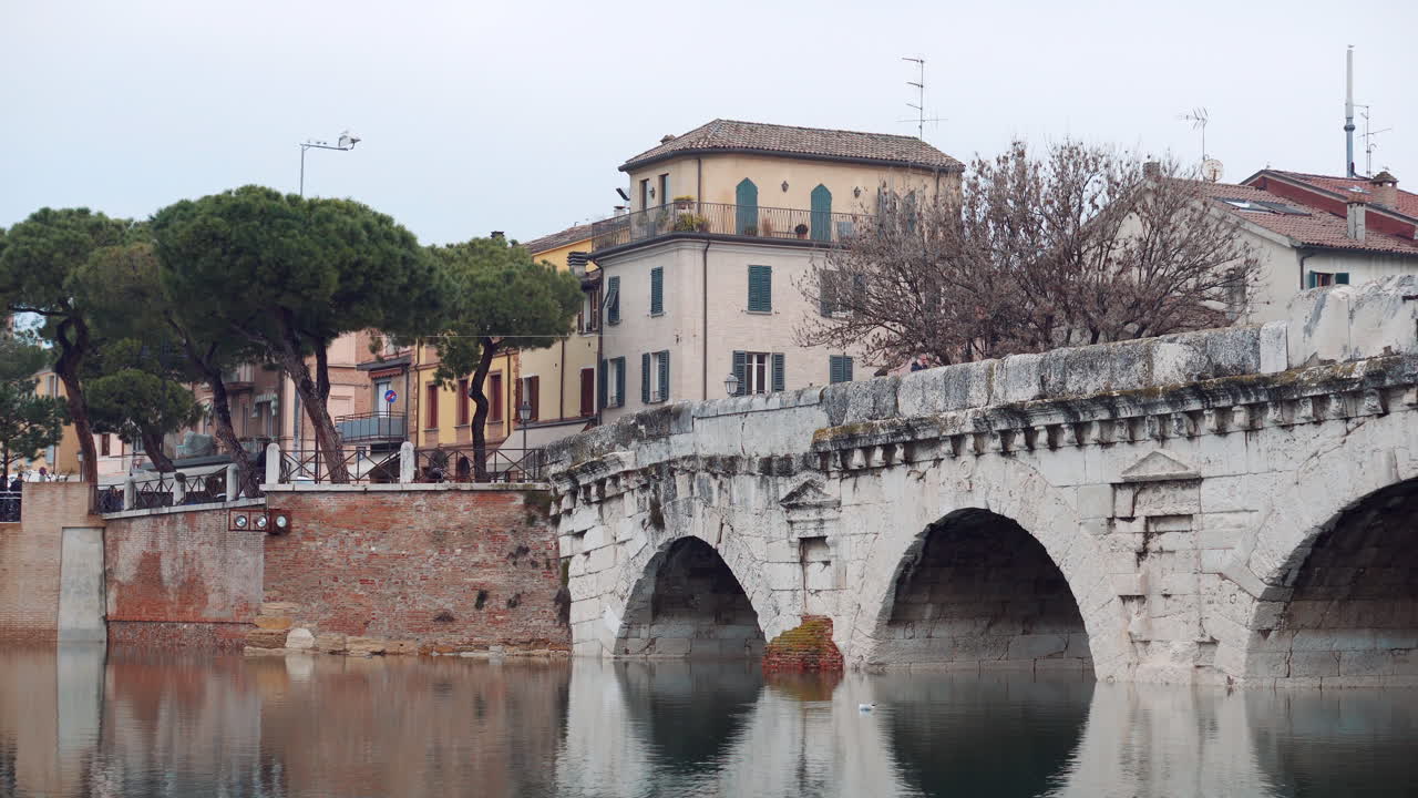 유럽 도시 의 고대 다리