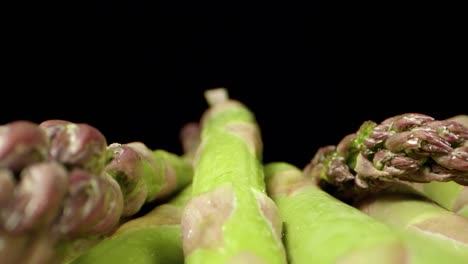 espárragos frescos verdes 4k vegetales saludables súper macro de cerca de alta calidad