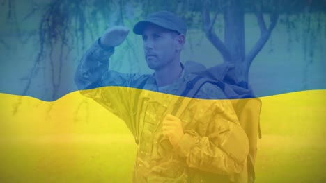 animación de la bandera de ucrania sobre un soldado caucásico
