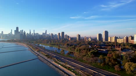 umweltfreundliche drohnenaufnahmen der skyline von chicago