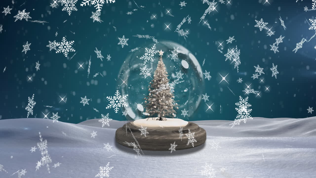 冬景色の中、クリスマスツリーが入ったスノードームの上に雪が降るアニメーション