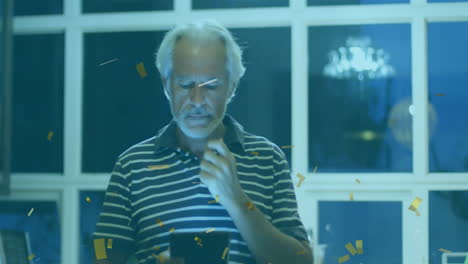 usando un teléfono inteligente en el interior, hombre anciano con animación de confeti en el fondo