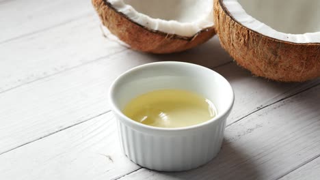 extracción de aceite de coco: un remedio natural para la belleza y la salud