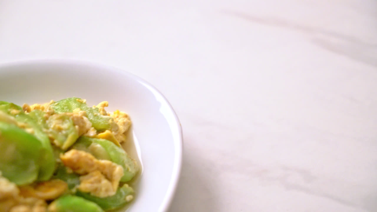 각진 박과 계란 볶음