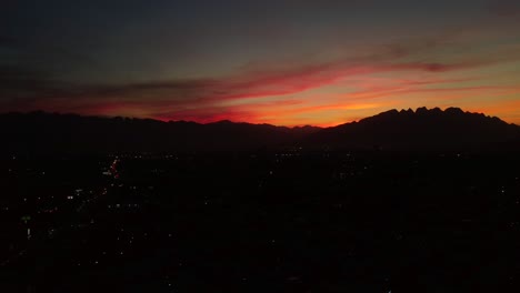 Wunderschöner-Sonnenuntergang,-Der-Die-Bergnaturlandschaft-In-Mexiko-Umrahmt