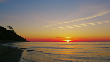 Panorama-De-La-Costa-Oceánica-Pacífica-Con-Silueta-De-Montaña.-Horizonte-Del-Mar-Horizonte