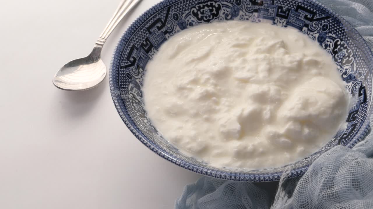 Skål med yoghurt