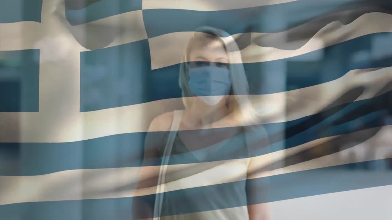 얼굴 마스크를 쓰고 있는 여성 위에 그리스 국기를 그린 애니메이션