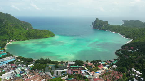 Aerial-shot-of-Kho-Phi-Phi-scenic-Island-overlooking-Andaman-Sea,-Thailand