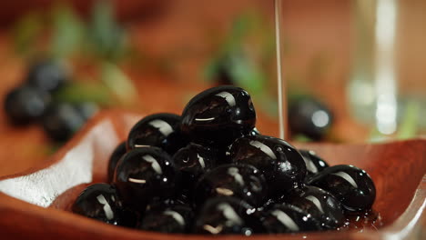 black olives with olive oil