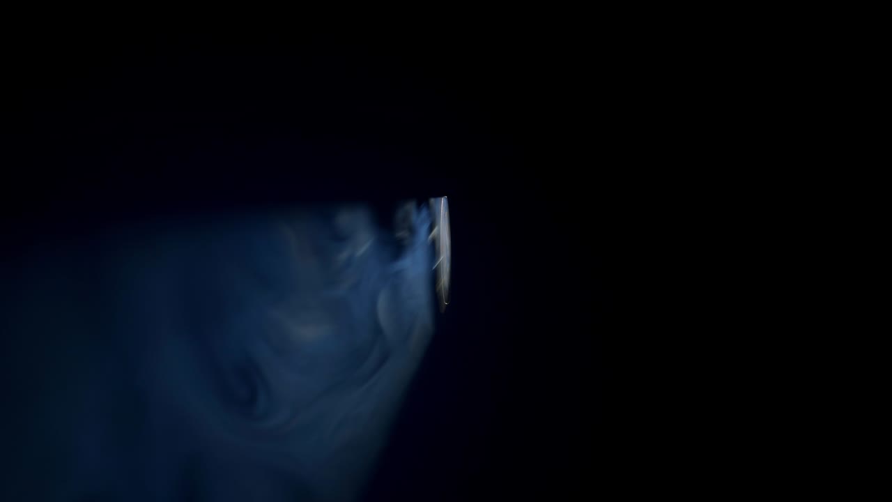 luz en un fondo de humo.