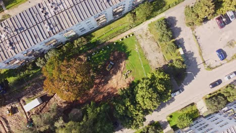 vista aérea de un sitio de construcción urbana