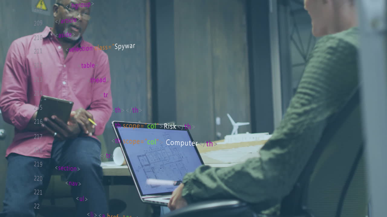 animación del procesamiento de datos sobre diversos colegas que utilizan portátiles y tabletas en la oficina