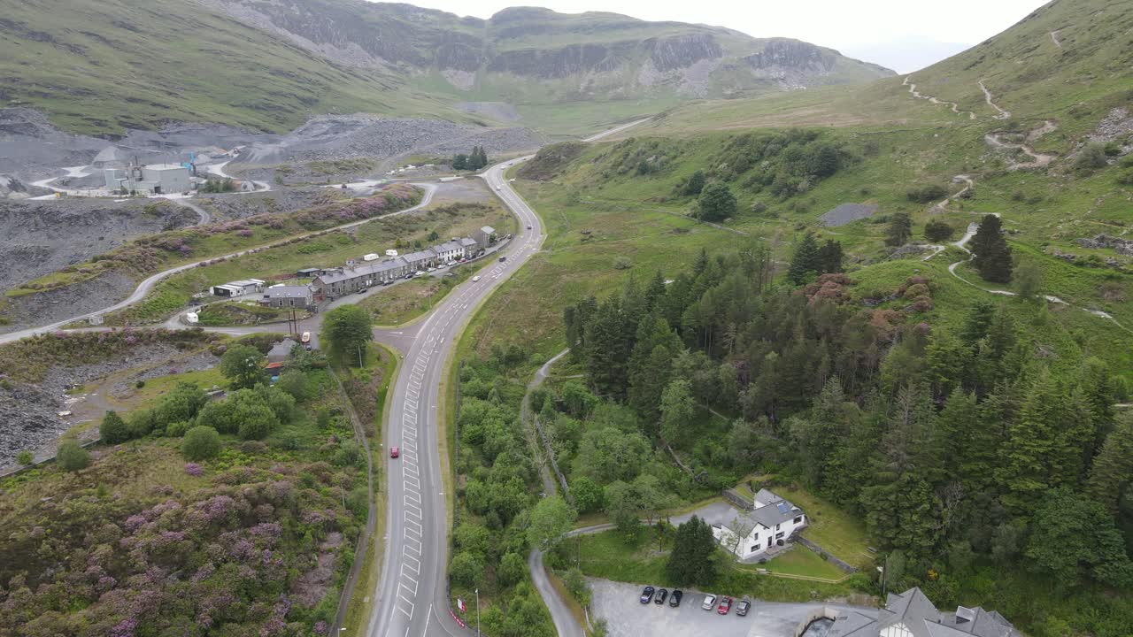 blaenau ffestiniog a470 carretera aérea 4k material de archivo
