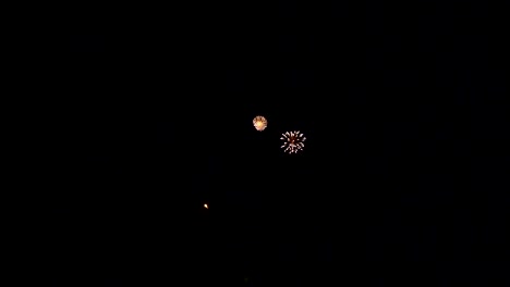 Fourth-of-July-fireworks-in-slow-motion-Boulder,-Colorado