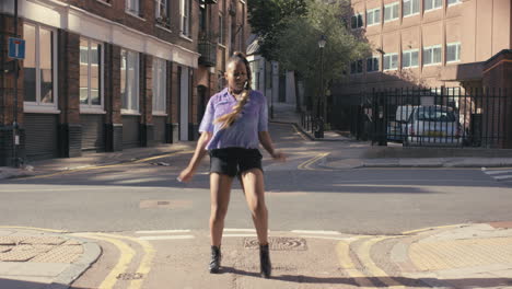 african-american-woman-dancing-loop-funny-dancer-in-street-doing-funky-dance-4k