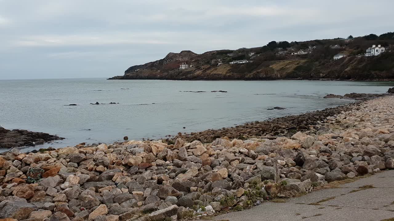 la hermosa bahía de howth, un hermoso pueblo cerca de dublín
