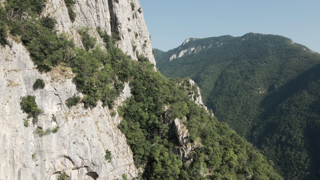 Moving along the Apennine cliffs in Southern Italy.