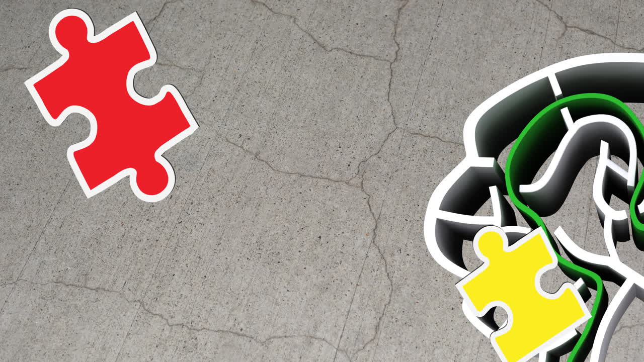 animación de piezas de rompecabezas verdes, amarillas y rojas que caen sobre el cerebro humano con laberinto y flecha verde