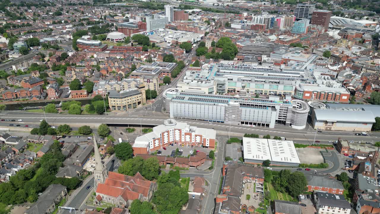 상승 드론, 공중 읽기 타운 센터 버크셔 영국 설정  ⁇