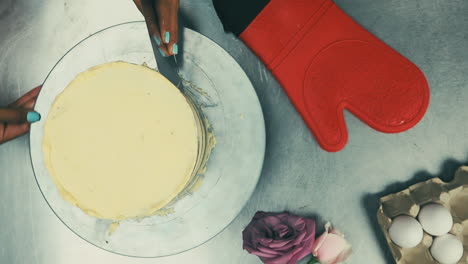 Spinning-white-cake-slowmotion-closeup-from-above