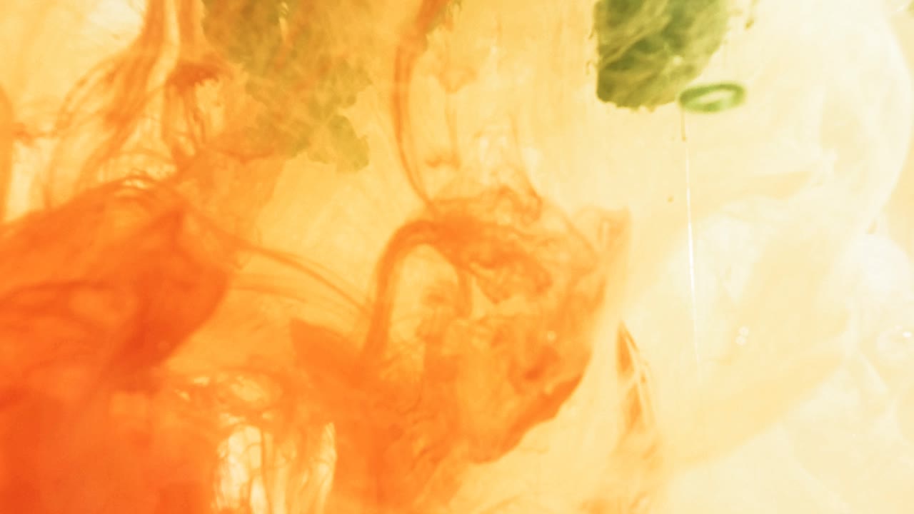 전경이 흐르는 미묘한 추상 떨어지는 잉크 우아한 액체 효과