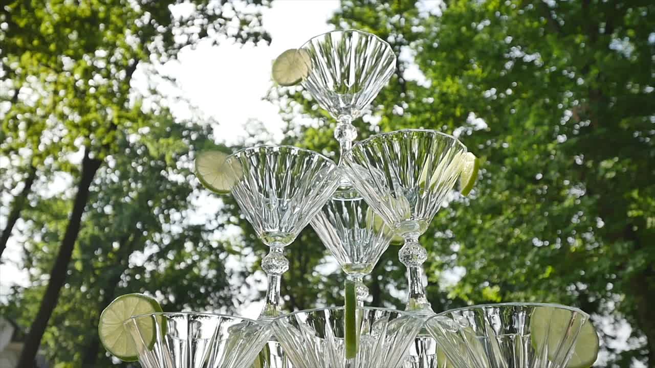 결혼식 장식, 결혼식 아치 안경