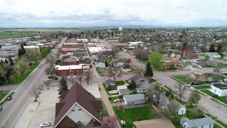 Historische-Drohnenaufnahmen-Von-Wheatland-Wyoming-Im-Frühjahr-2021