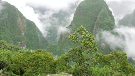 pequeño clip de las montañas de machu picchu, perú