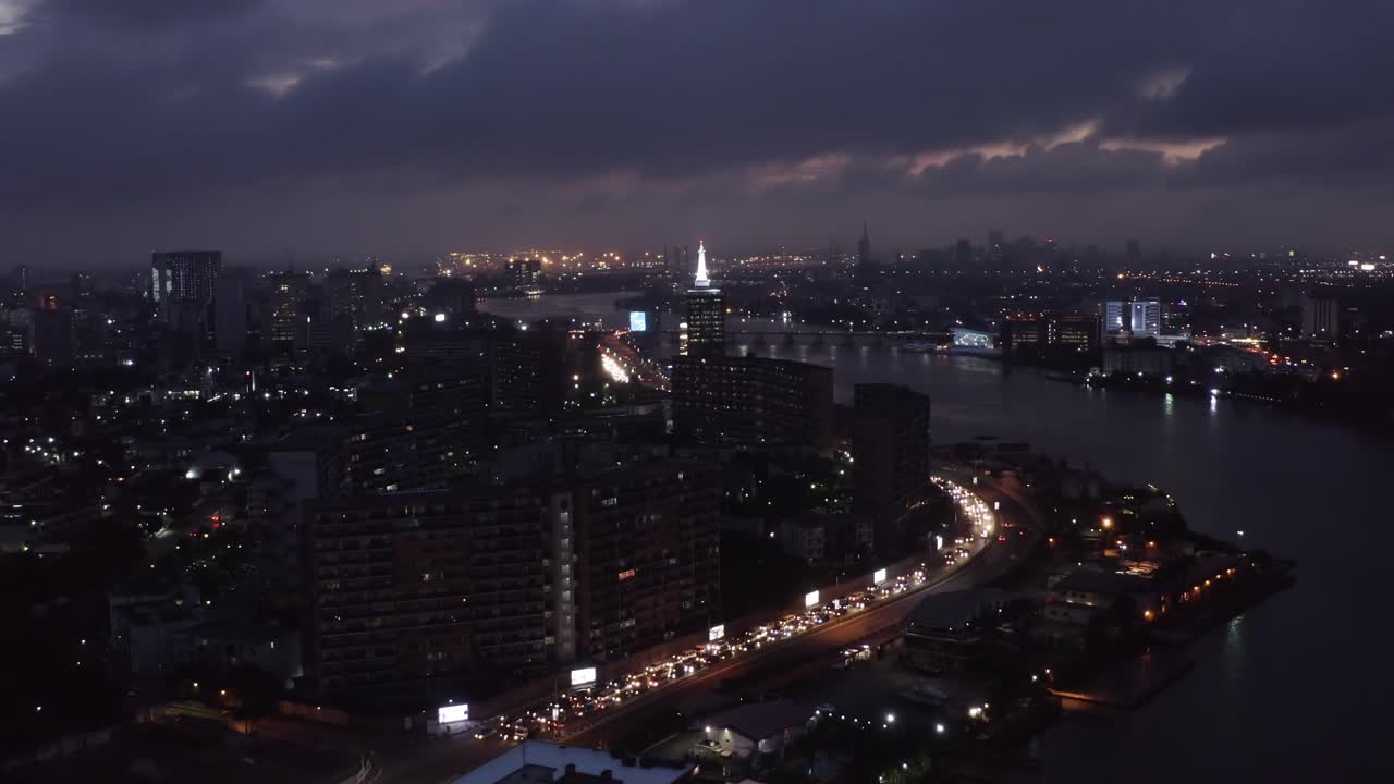 尼日利亞夜間城市 無人機 01