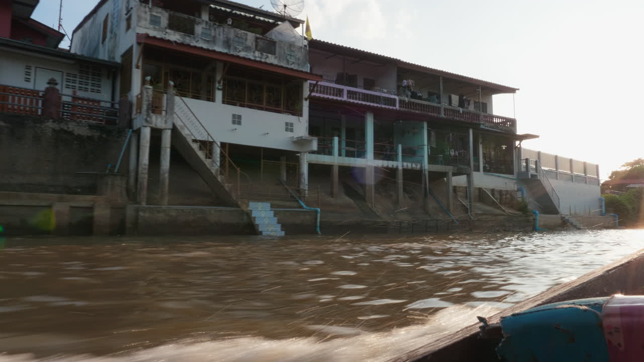 casas de canal en tailandia