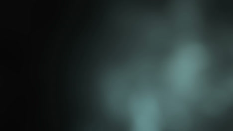 luz azul parpadeante sobre un fondo negro