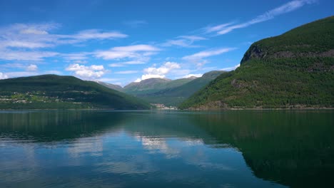 Wunderschöne-Natur-Norwegen.