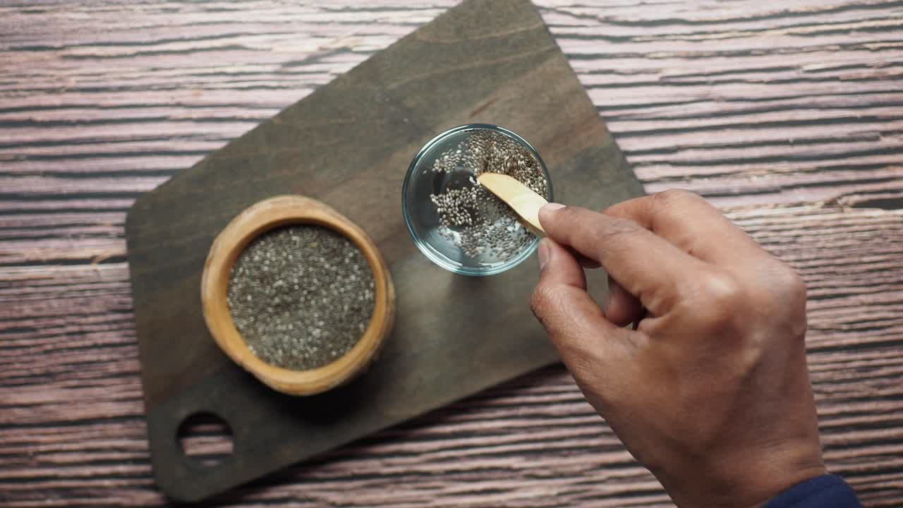 치아 푸딩을 만드는 방법