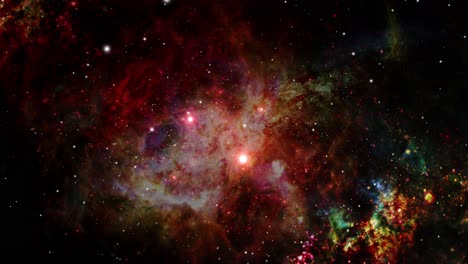 las nubes de nebulosas y las estrellas circundantes se mueven en el universo