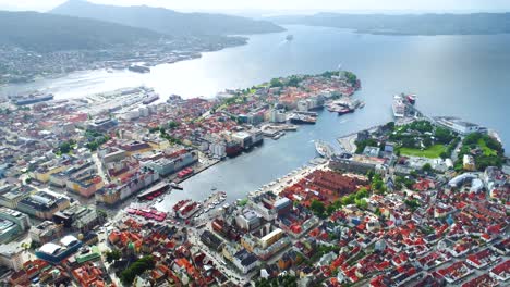 Bergen-Ist-Eine-Stadt-Und-Gemeinde-Im-Hordaland-An-Der-Westküste-Norwegens.-Bergen-Ist-Die-Zweitgrößte-Stadt-Norwegens.