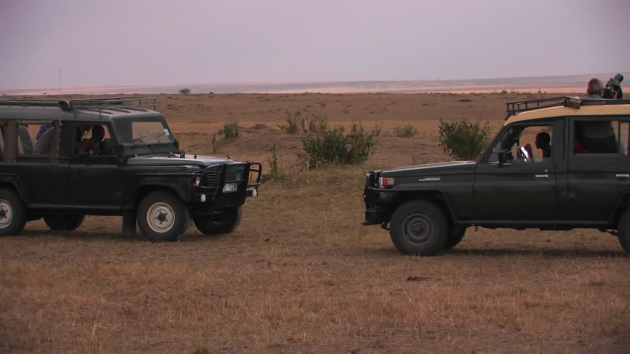 사바나에서 두 대의 오프로드 차량
