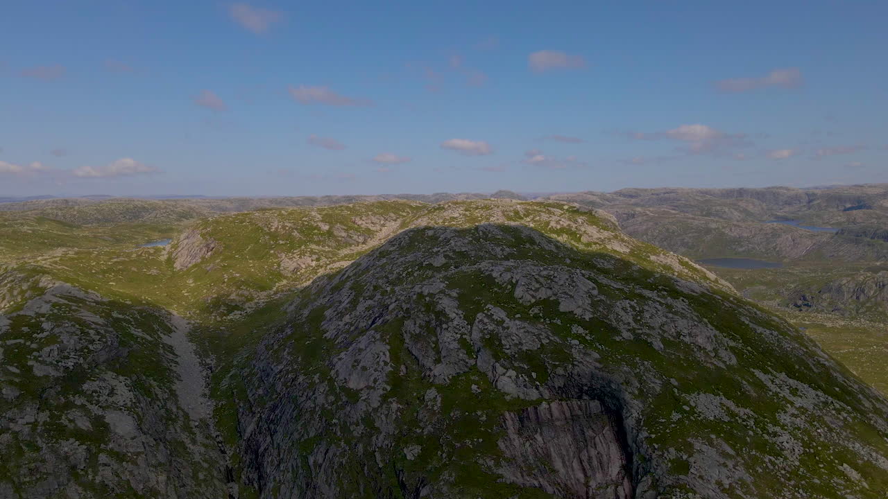 ardal, rogaland, 노르웨이의 lyngsheia 하이킹 지역 근처의 거친 산