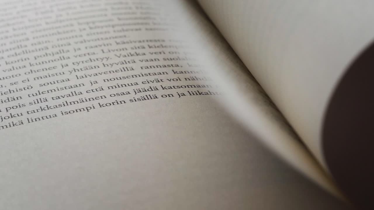 las páginas de un libro que se da vuelta. de cerca