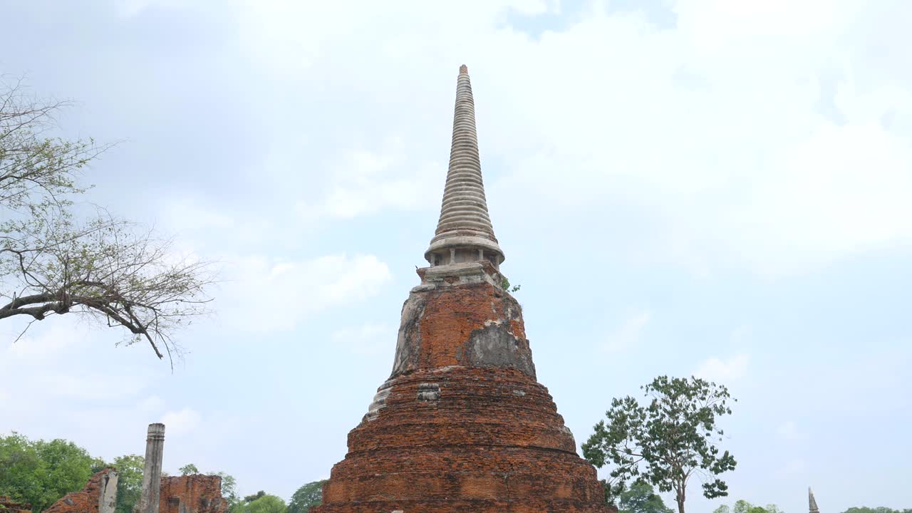 pagoda en wat maha that o el monasterio de la gran reliquia ubicado en la isla de la ciudad en la parte central de ayutthaya
