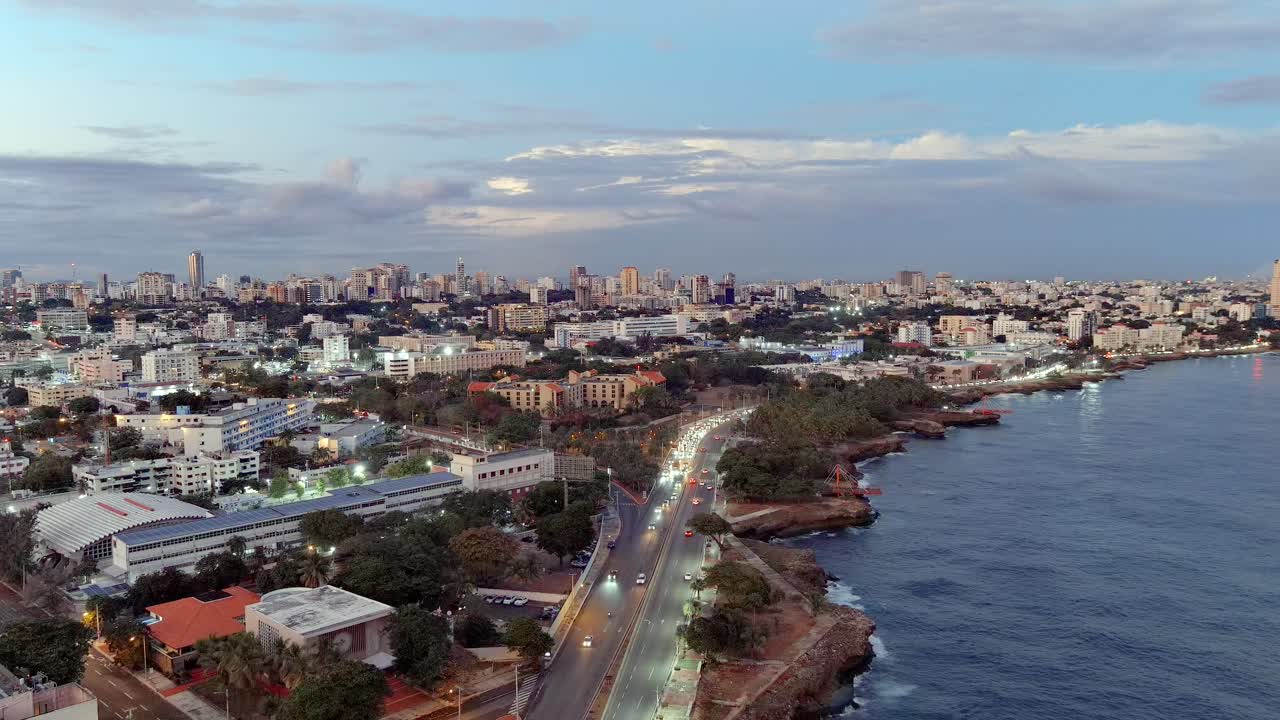 황혼, 도미니카 공화국 산토 도밍고의 malecon