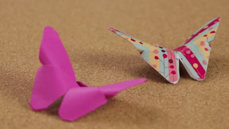 mariposas de papel hechas con la técnica del origami