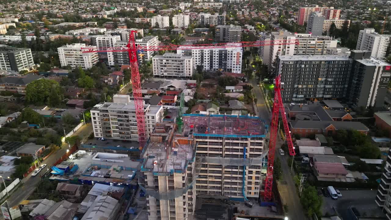 edificio en construcción en la comuna de florida, región metropolitana, país chile