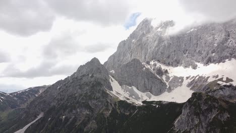 Toma-De-Drones-De-4.000-Metros-Del-Majestuoso-Glaciar-Dachstein,-Estiria,-Austria-En-Los-Alpes