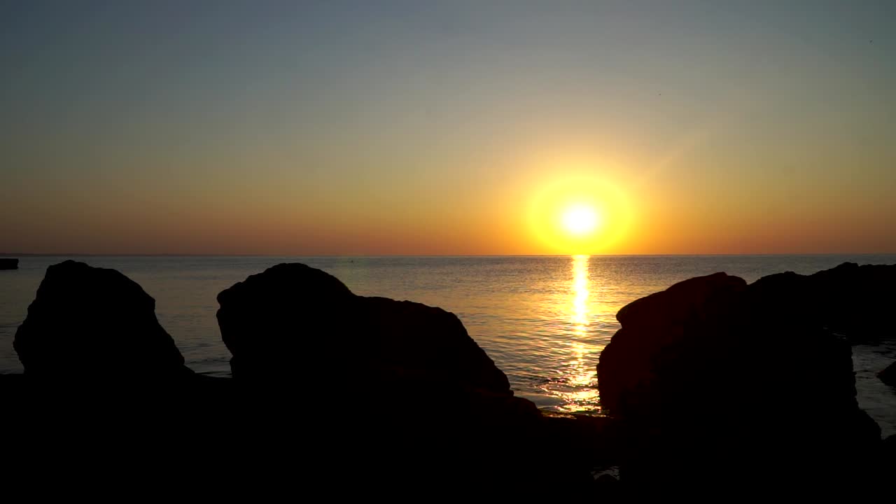 amanecer de la mañana en el mar