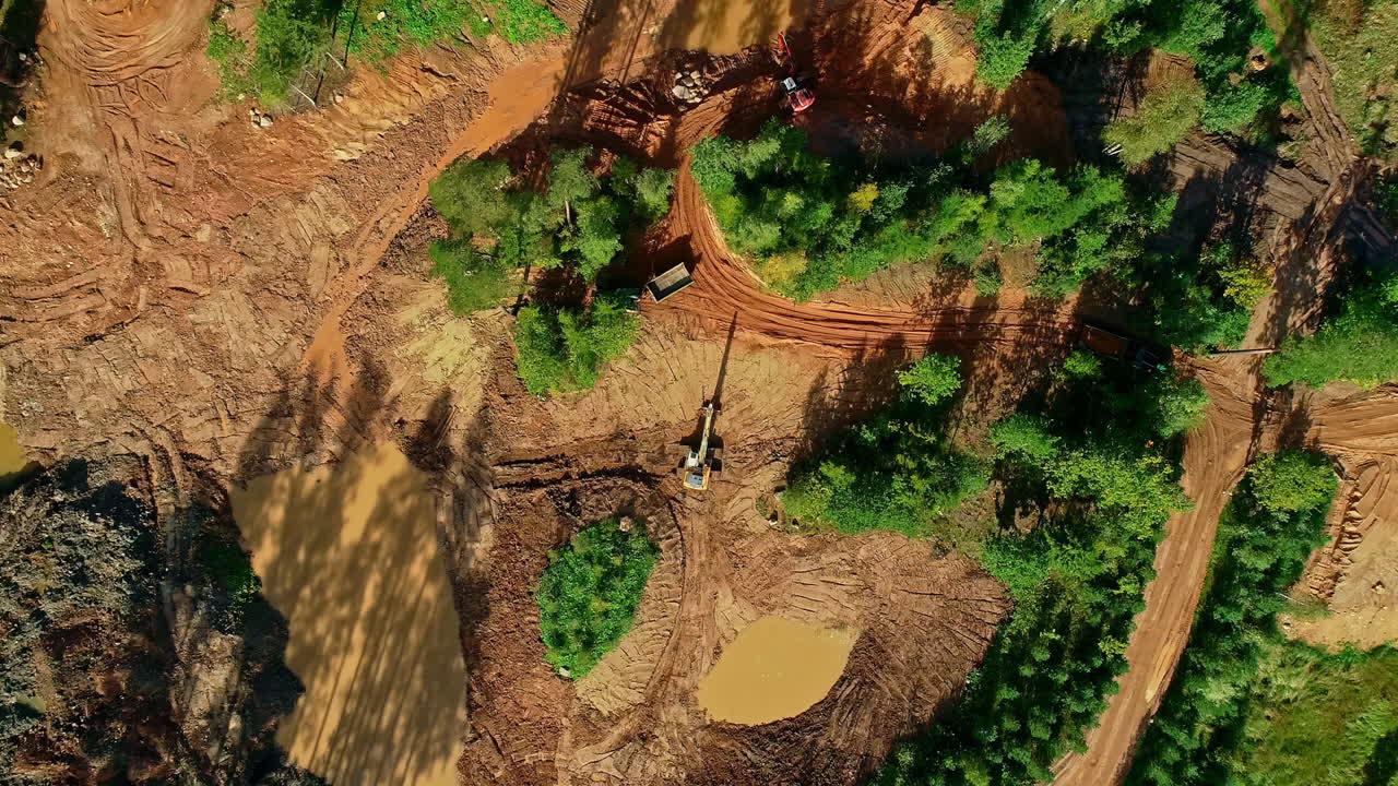 중장비 및 삼림 벌채의 조감도 영역