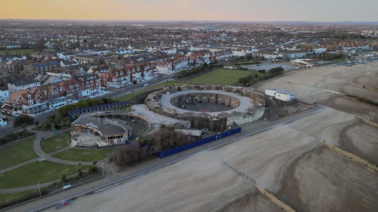 reducto de eastbourne 2021 puesta de sol sussex reino unido vista aérea 4k