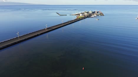 Excellent-Aerial-Shot-Of-Kaunakakai-Wharf-In-Molokai,-Hawaii